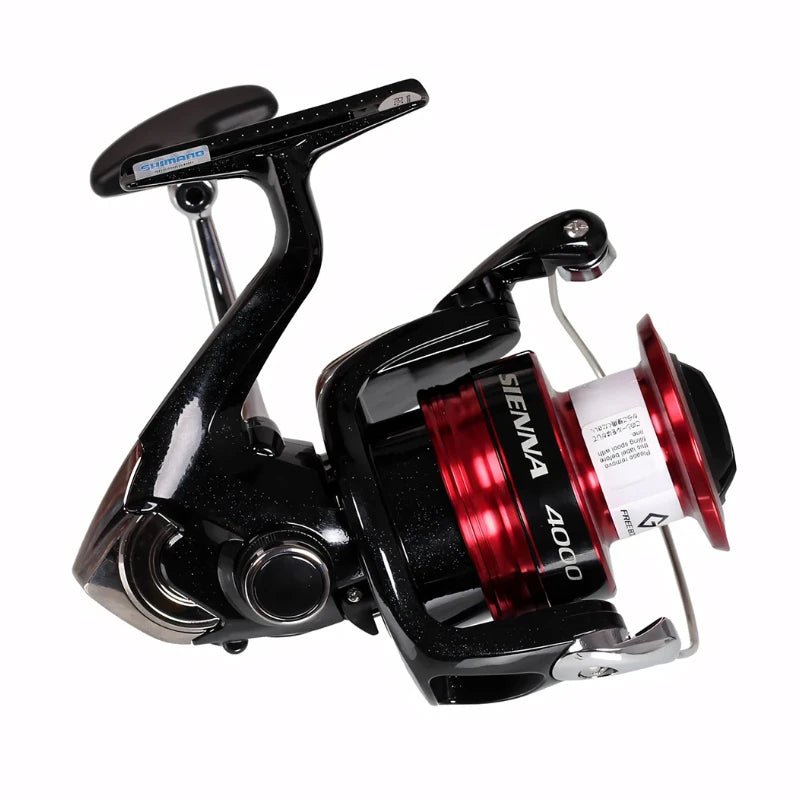 Molinete Shimano Sienna FG vista 3/4 com carretel vermelho