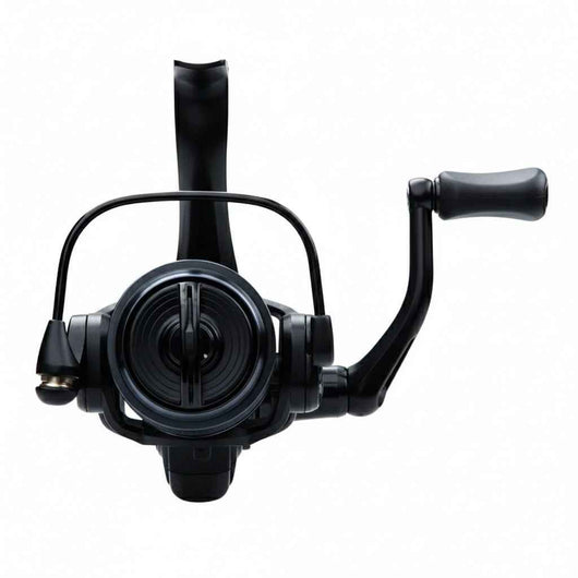 molinete-spinning-wheel-fibra-de-carbono-ultra-leve-preto-foto-frontal-com-manivela-direita