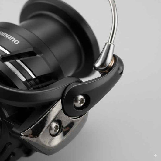 molinete-shimano-vanford-2024-preto-foto-close-guia-de-linha-com-detalhe-em-aco-inox
