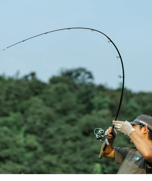 vara-fuji-luckytime-3-secoes-flexionando-durante-arremesso-em-acao